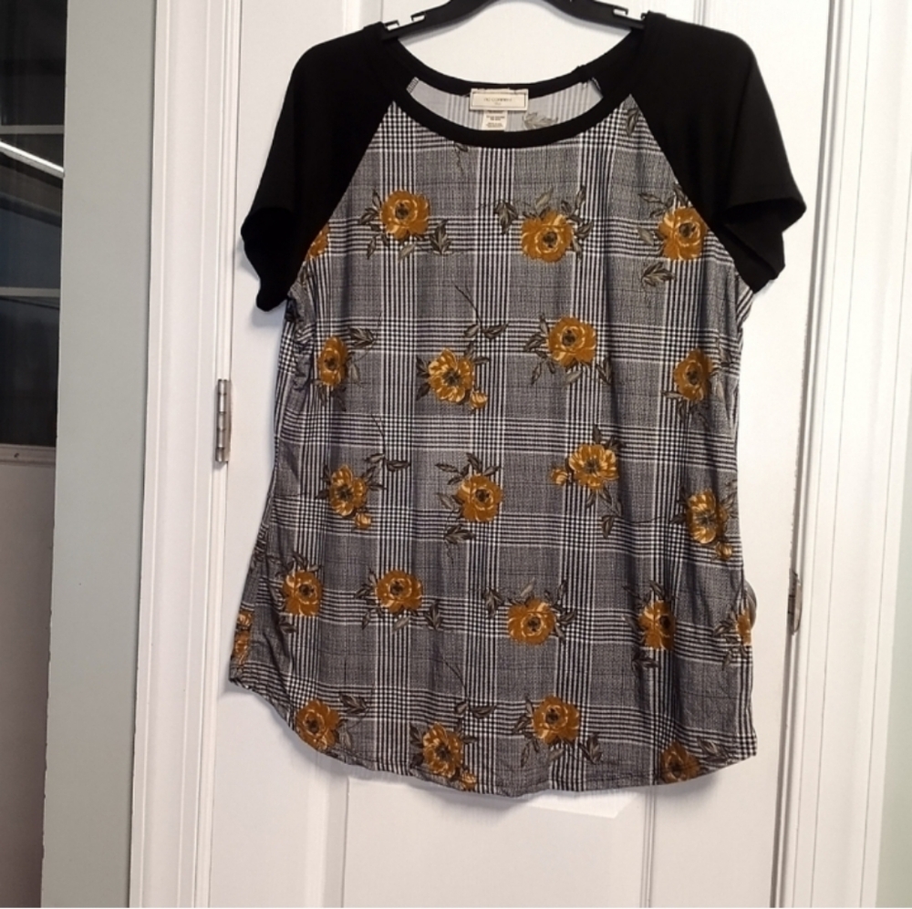 No Comment Floral Plaid Women's Top 2X Black Yellow Dinner P2P 23" Flat L 30"